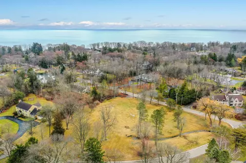 1406 E Fox, Fox Point, WI 53217