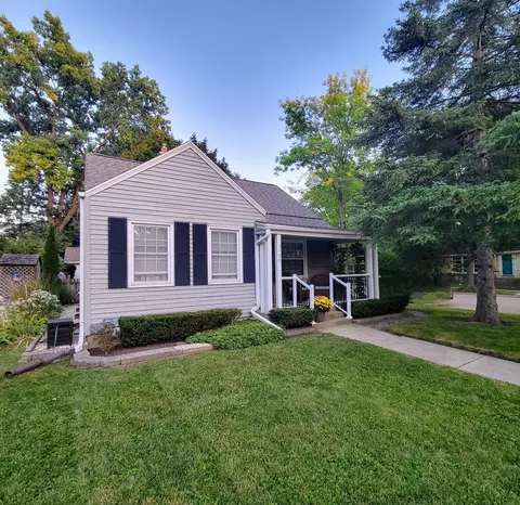 4700 N Hollywood, Whitefish Bay, WI 53211