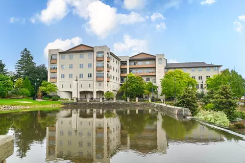 w164n8925 Water #406, Menomonee Falls, WI 53051