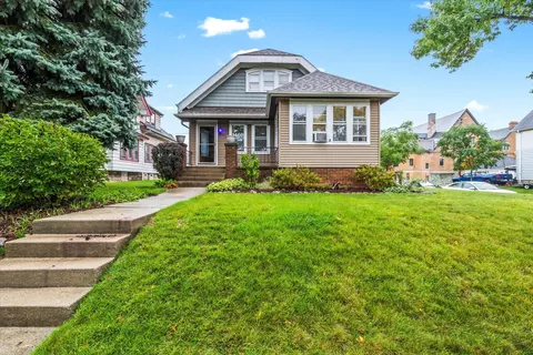 1468 S 77th, West Allis, WI 53214