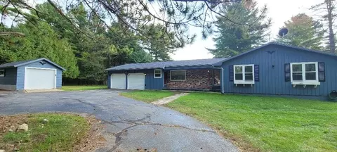 n404 River Drive, Menominee, MI 49858
