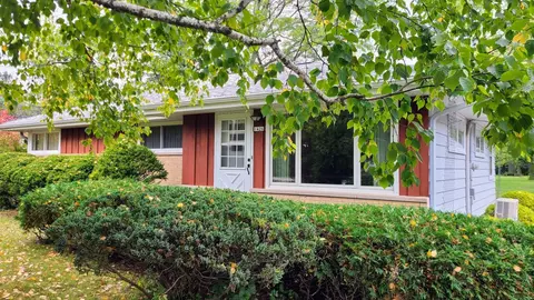 1426 W Homestead, Mequon, WI 53092