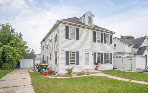 742 2nd #744, West Bend, WI 53095
