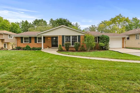 3320 N 107th, Wauwatosa, WI 53222