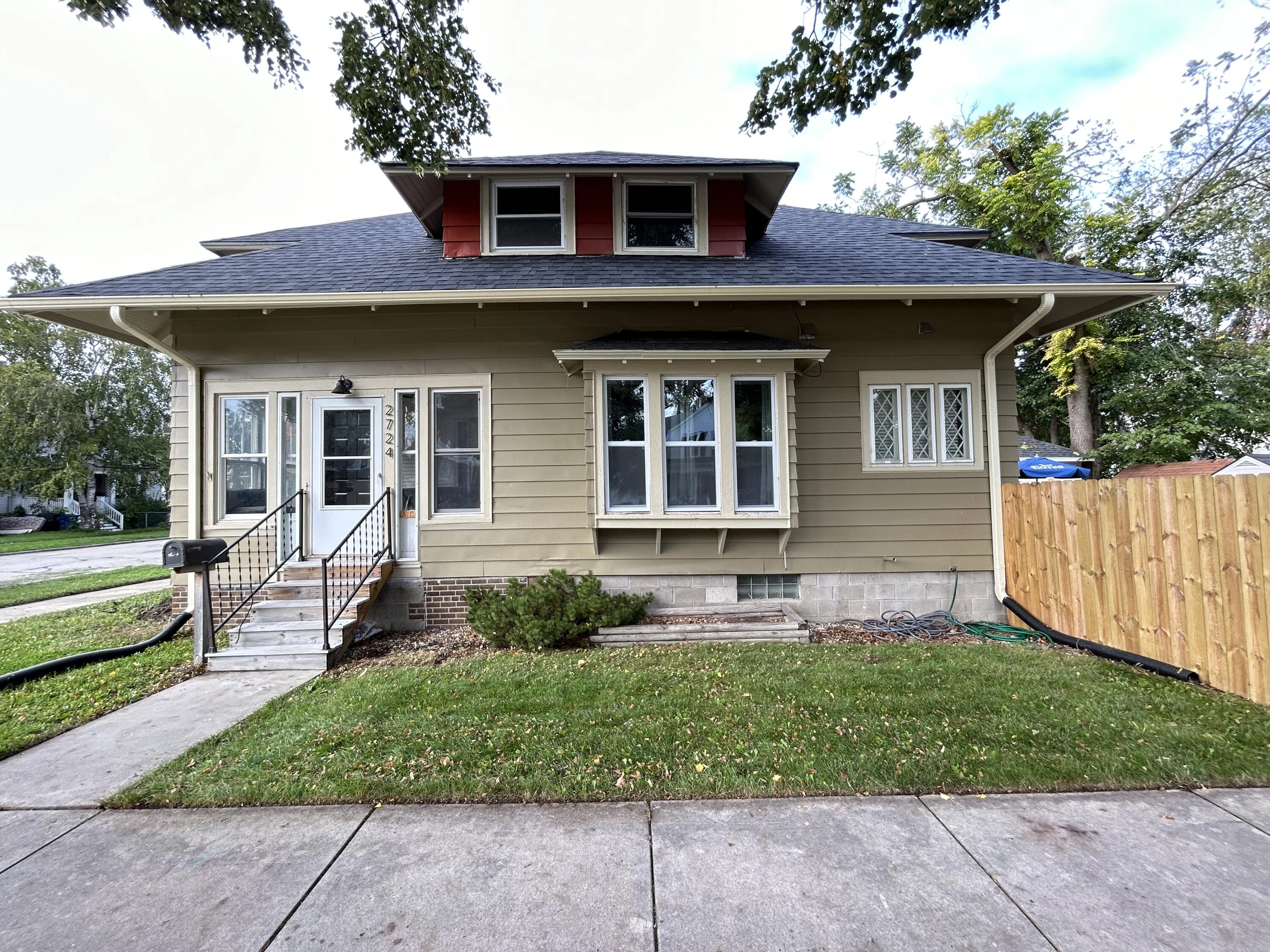 2724 Wright  
