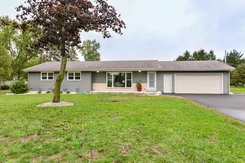 3212 N Silver Cedar, Summit, WI 53066