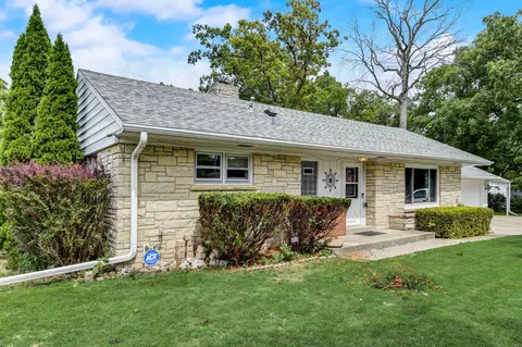 4930 W Cleveland, Milwaukee, WI 53219