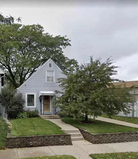 2067 S 61st, West Allis, WI 53219