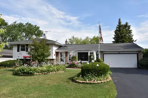 11014 W Derby, Wauwatosa, WI 53225