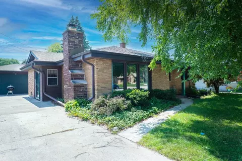 1505 Manitowoc, South Milwaukee, WI 53172
