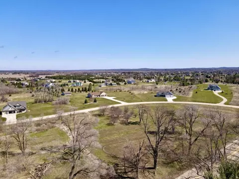 Lt2 Amber, Eagle, WI 53119