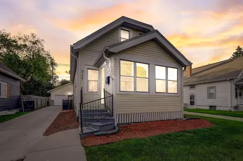 529 S Oak Park, Milwaukee, WI 53214