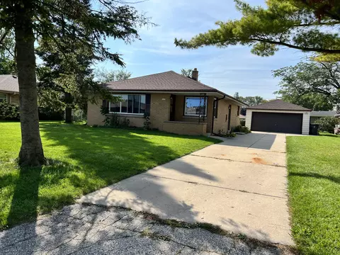 5285 S 110th, Hales Corners, WI 53130