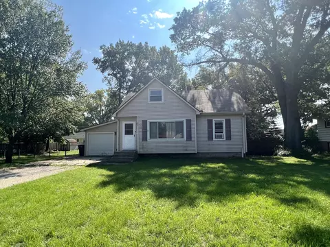 127 E Poplar, Silver Lake, WI 53170