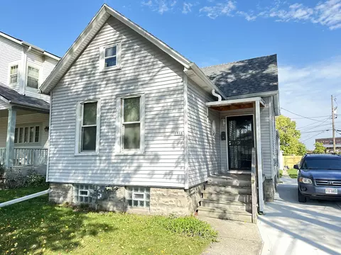1916 W Brown, Milwaukee, WI 53205