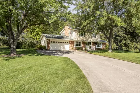 s75w31732 Arbor, Mukwonago, WI 53149