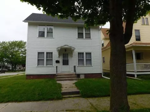 1034 Bluff, Sheboygan, WI 53081