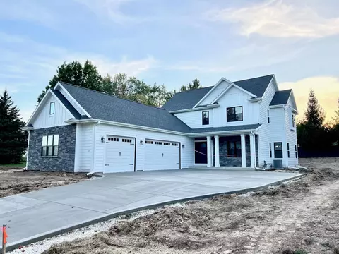 1563 Meadow, Hartford, WI 53027