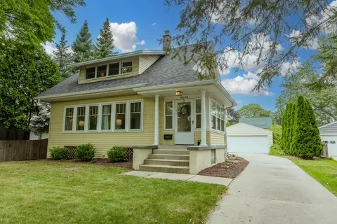 8648 Stickney, Wauwatosa, WI 53226