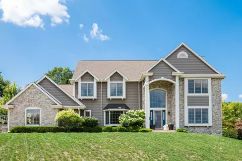 w292n4163 Prairie Wind, Delafield, WI 53072