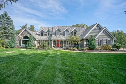 3840 N Southwood, Oconomowoc, WI 53066