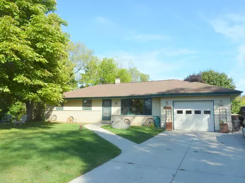 w279n1948 Prospect, Pewaukee, WI 53072