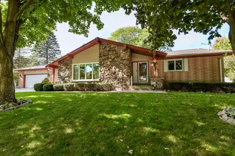 2195 Brittany, Brookfield, WI 53045