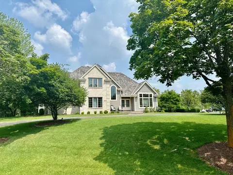 3808 W Stonefield, Mequon, WI 53092