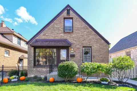 2768 S Fulton, Milwaukee, WI 53207