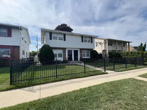 5863 N 76th #5865, Milwaukee, WI 53218