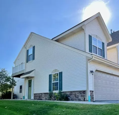 517 Lakeridge, West Bend, WI 53090