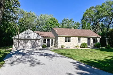 13560 Hope, Brookfield, WI 53005