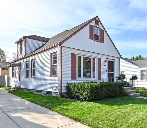 8515 W Hayes, West Allis, WI 53227