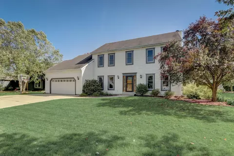 930 Rae, Hartland, WI 53029