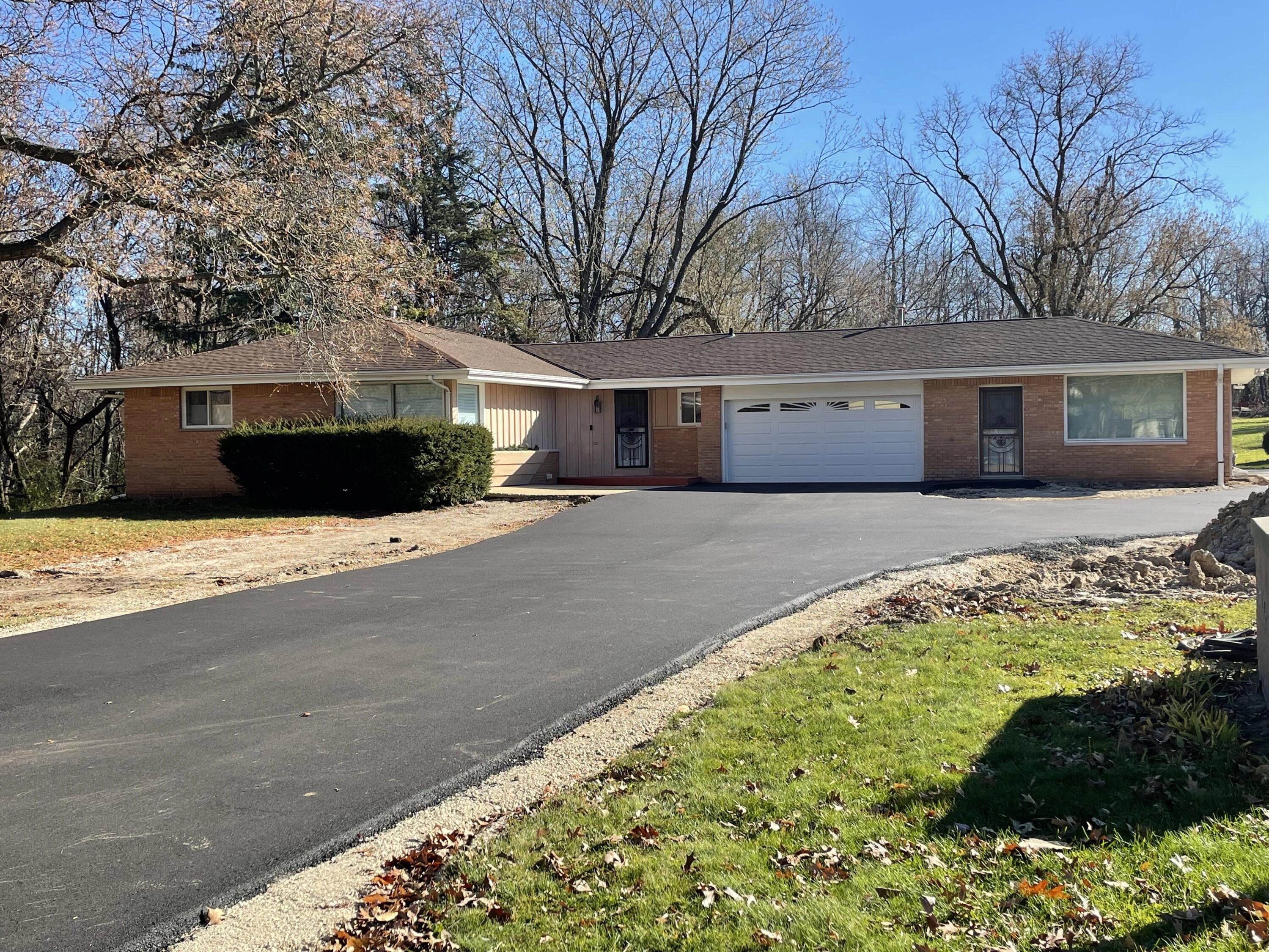 18335 W National
