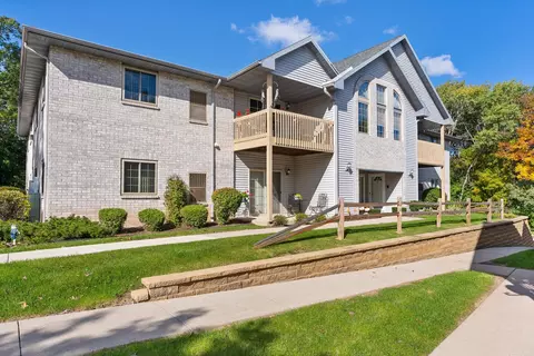 9342 W Loomis #1, Franklin, WI 53132