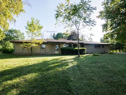 s83w23745 Artesian, Big Bend, WI 53103