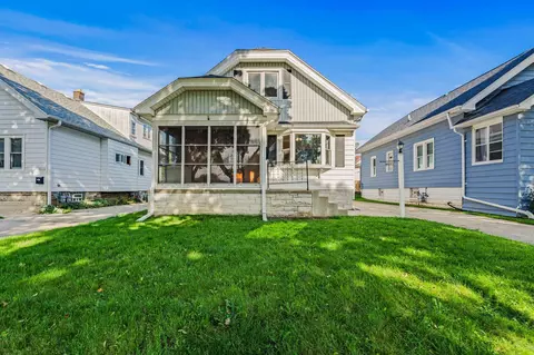 9412 W W Orch, West Allis, WI 53214