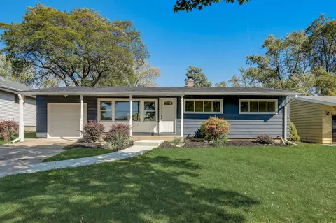 4460 N Glenway, Wauwatosa, WI 53225