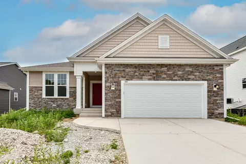 704 River Rdg, Waterford, WI 53185