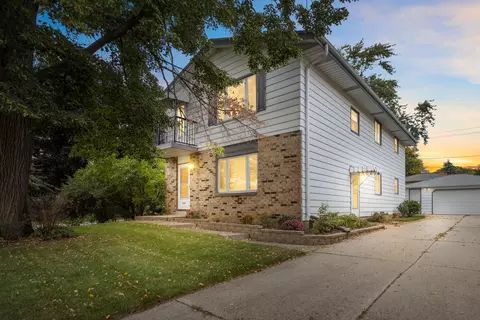 2616 E College, Cudahy, WI 53110