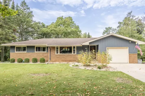 1375 S Cherokee, Waukesha, WI 53186