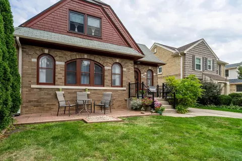 2524 Lefeber, Wauwatosa, WI 53213
