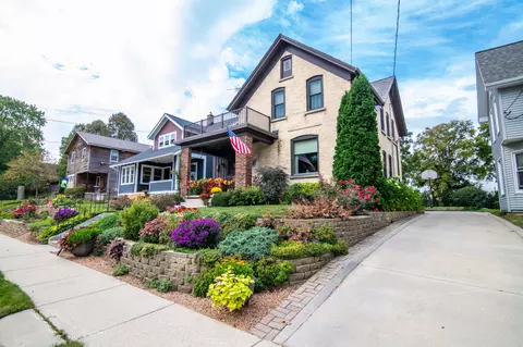 242 N 10th, West Bend, WI 53095