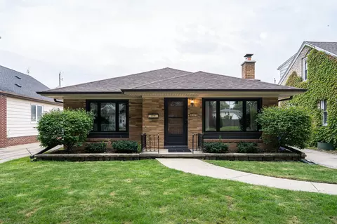 827 Russet, Racine, WI 53405
