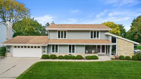 8818 Greenmeadow, Greendale, WI 53129