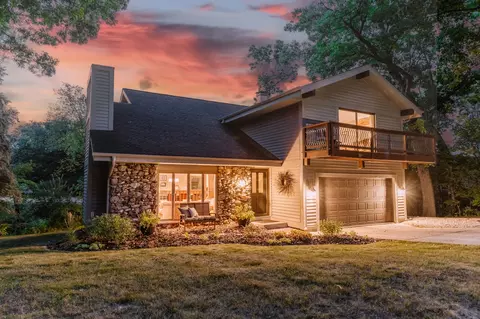 2912 Devonshire, Waukesha, WI 53188