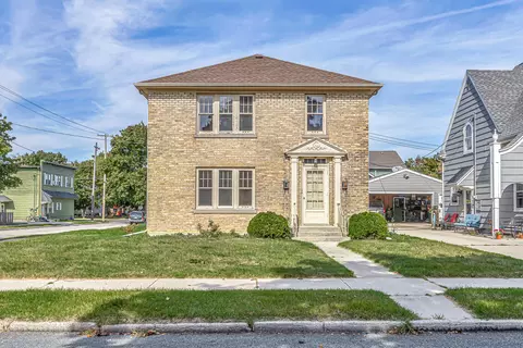 1622 Torrison, Manitowoc, WI 54220