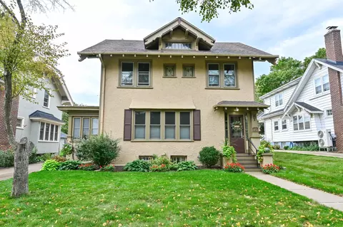 6833 W W Wls, Wauwatosa, WI 53213