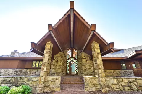 w295n1025 Kings, Delafield, WI 53188